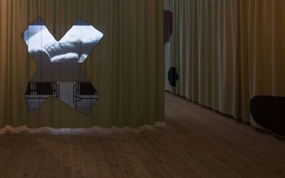 Céline Condorelli: Host (2019) with film by Artavazd Pelechian: Inhabitants (1970). Courtesy Condorelli and Films Sans Frontières. Photo: Mikkel Kaldal.