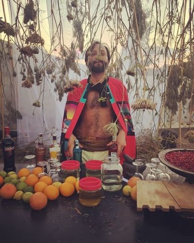 Alex Cecchettis: Love Bar. Volcano Extravaganza i Stromboli 2018. Courtesy of the artist.