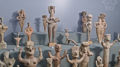 Amalie Smith, still fra Clay Theory, 2019